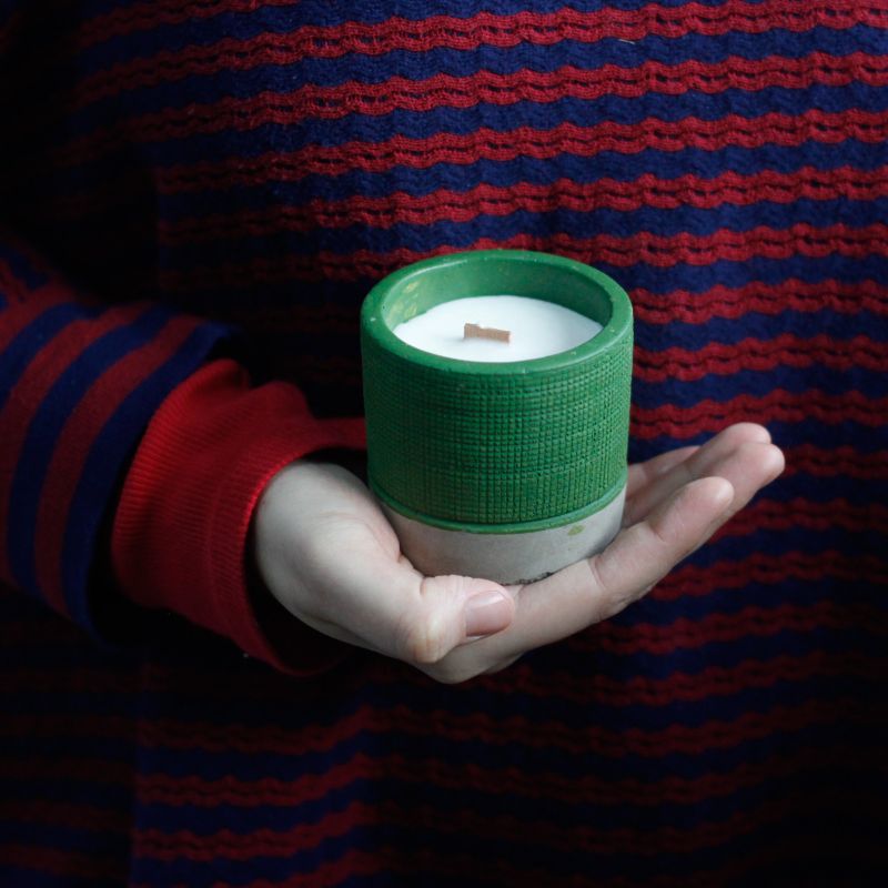 Concrete Pot Wood Wick Candle - Grey - Coffee in the Club - image 4 - Socki.ie