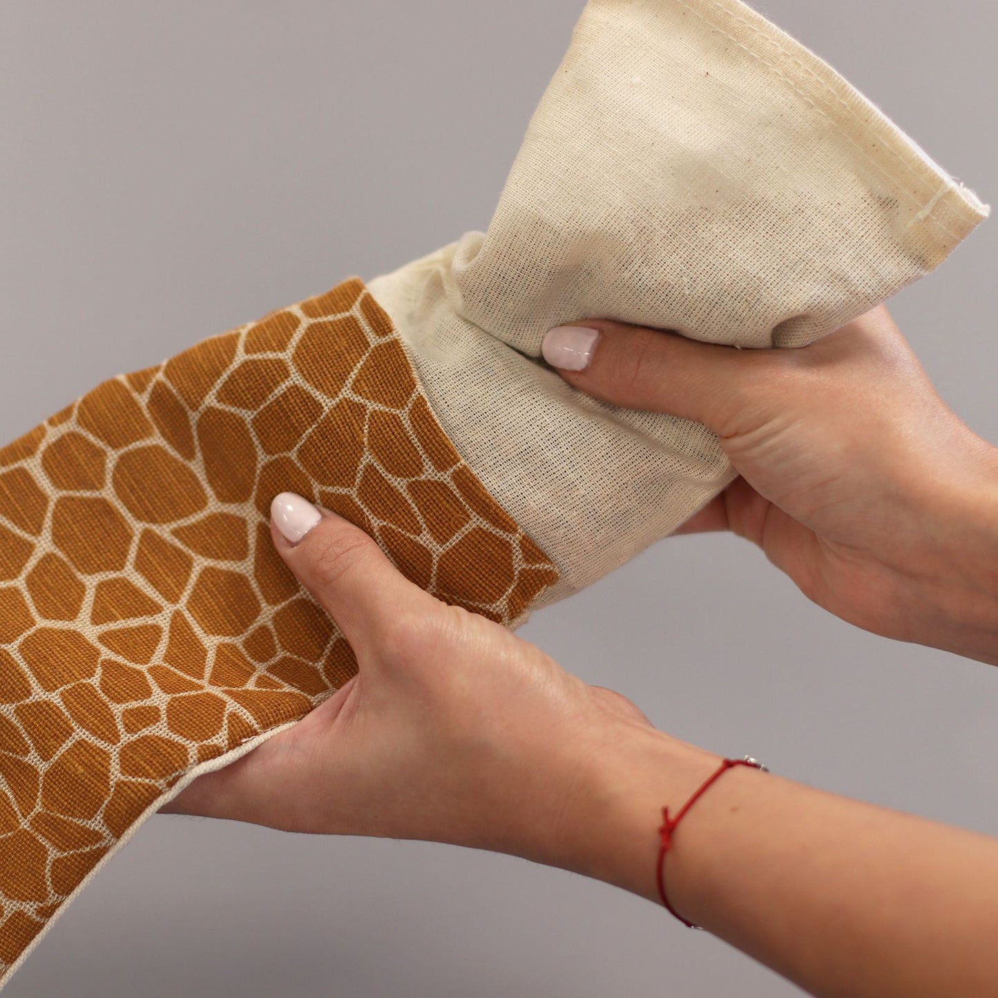 Lavender Natural Cotton and Juco Eye Pillow in Gift Box - Madagascar Giraffe.